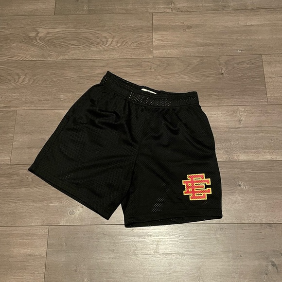 EE shorts